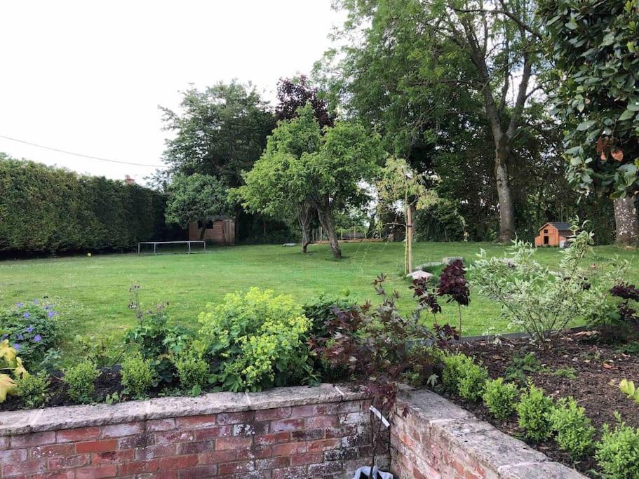 Stylish Cottage In The Pewsey Vale 马尔堡 外观 照片